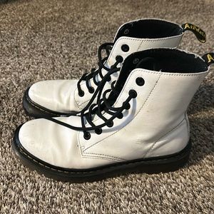 Dr Martens Luana women size 9